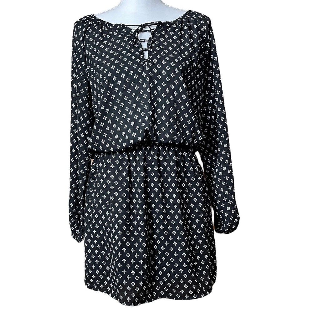 Express Black and White Geometric Long Sleeve Dress